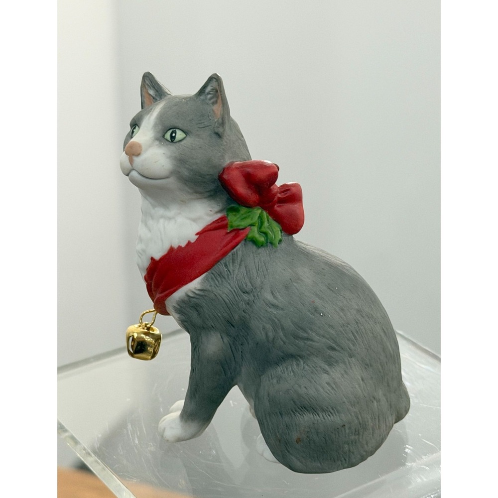 Cat Ornament Porcelain 1989 Noelle Hallmark Keepsake Collector's Club 3.75" Tall - Picture 3 of 7